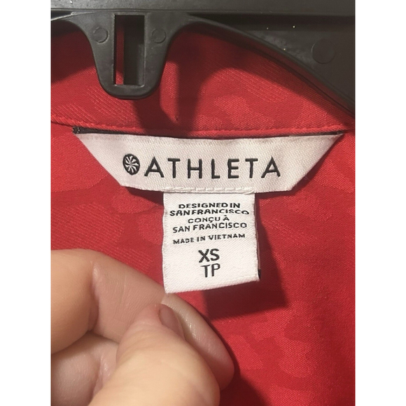 Athleta Size XS Women's Urbanite Textured Top Button Down Shirt Blouse - Picture 3 of 6